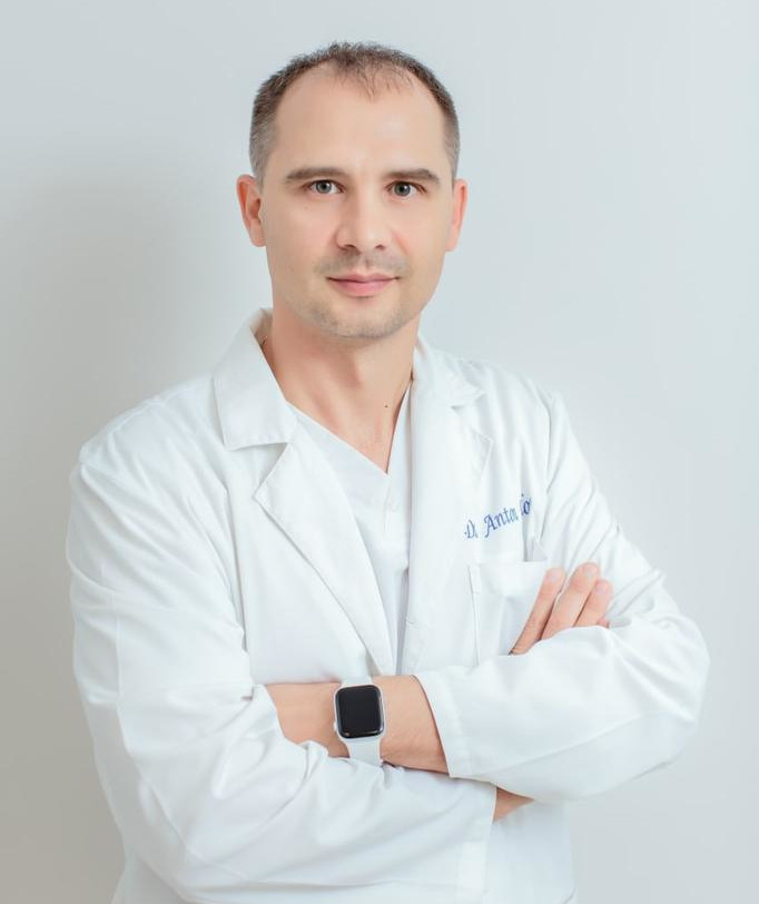 лікар Антон Орлов